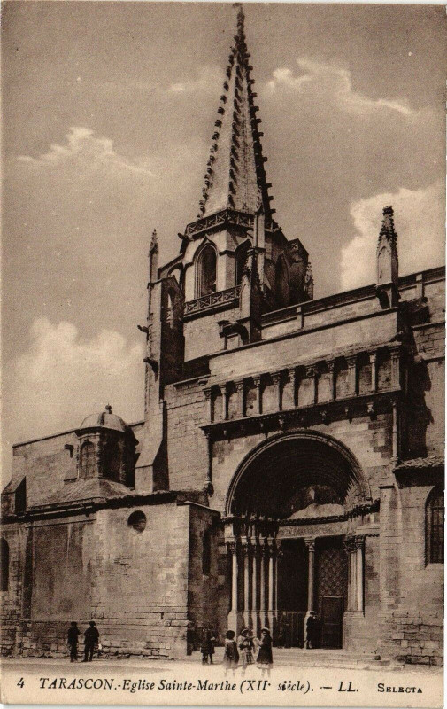 Carte postale ancienne Tarascon-Eglise Ste-Marthe à Tarascon