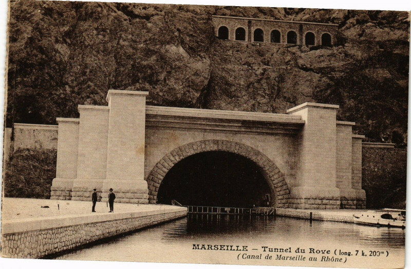 Carte postale ancienne Marseille - Tunnel du Rove à Marseille