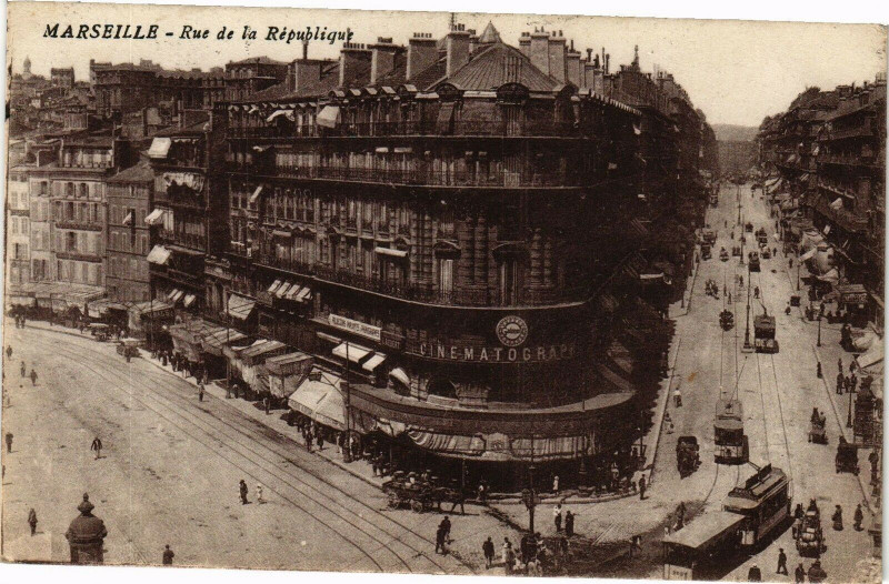 Carte postale ancienne Marseille-Rue de la Republique à Marseille