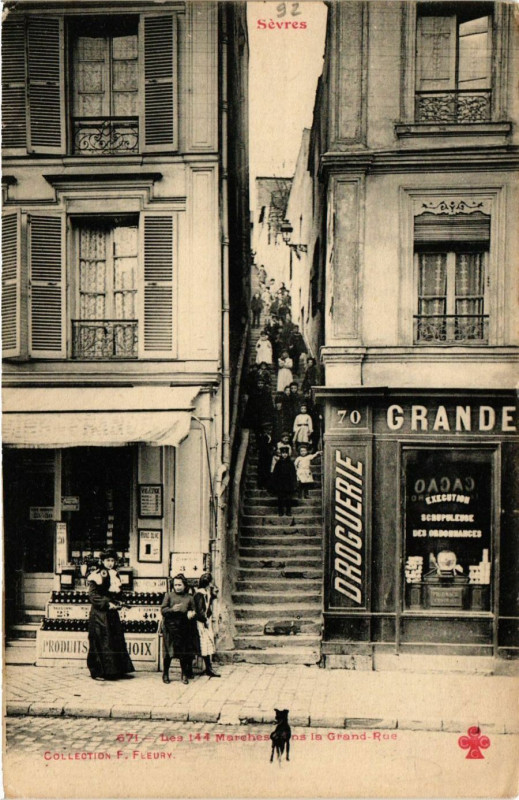 Carte postale ancienne Sevres - Grand Rue à Sèvres