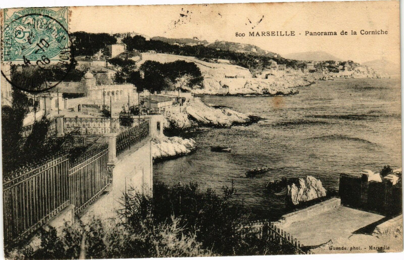 Carte postale ancienne Marseille-Panorama de la Corniche à Marseille
