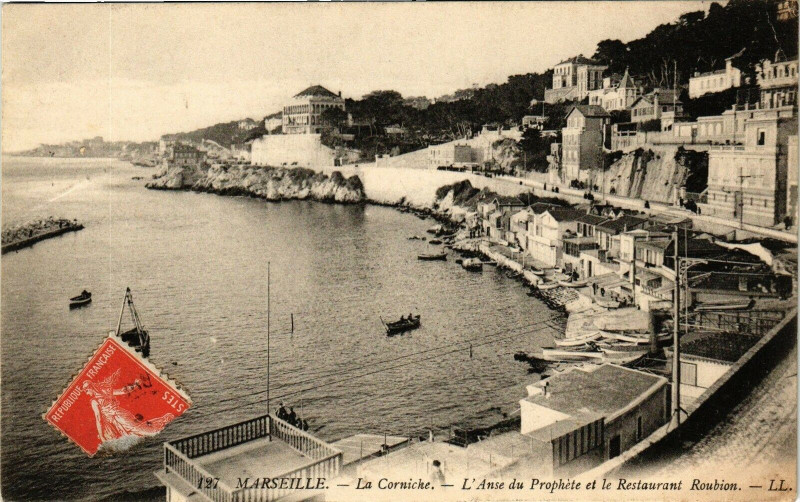 Carte postale ancienne Marseille-La Corniche-L'Anse du Prophete et le Restaurant Roubion à Marseille