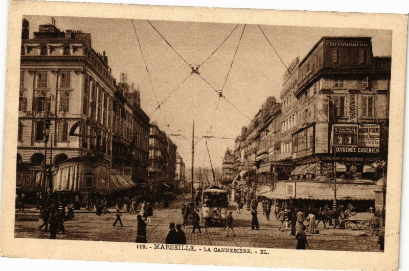 Carte postale ancienne Marseille-La Cannebiere à Marseille