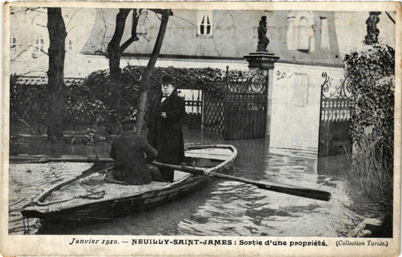 Carte postale ancienne Janvier 1910 - Neuilly - Saint-James : Sortie d'une propriété à Neuilly-sur-Seine