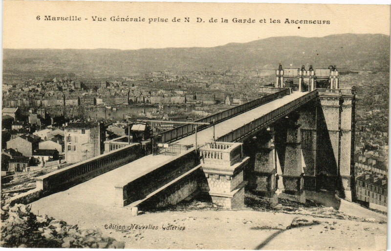 Carte postale ancienne Marseille-Vue générale prise de Notre Dame de la Garde à Marseille