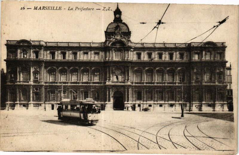 Carte postale ancienne Marseille-La Préfecture à Marseille