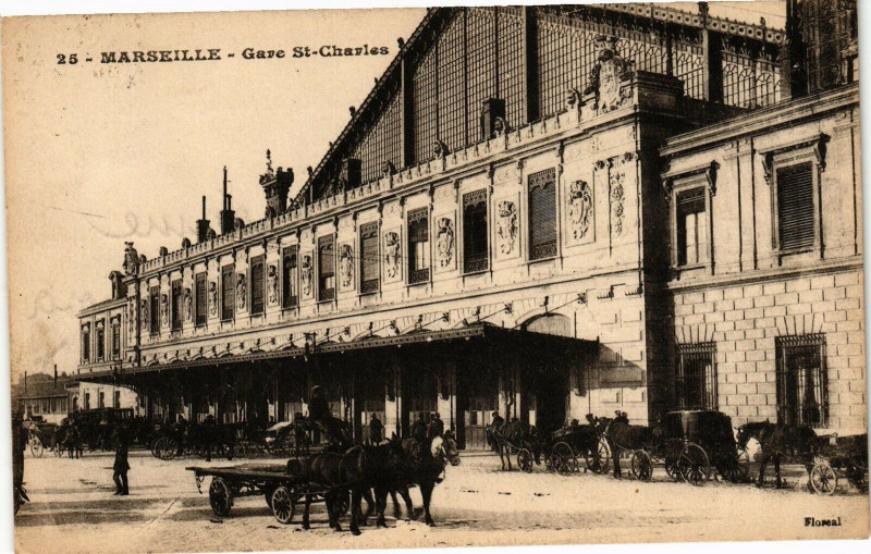 Carte postale ancienne Marseille-Gare St-Charles à Marseille