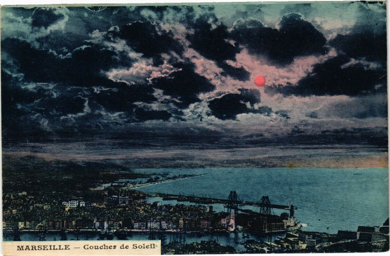 Carte postale ancienne Marseille - Coucher de Soleil à Marseille