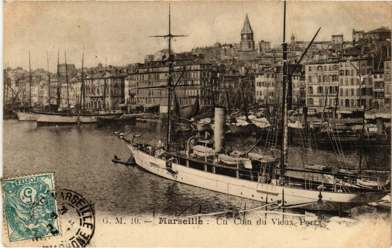 Carte postale ancienne Marseille-Un Coin du Vieux Port à Marseille