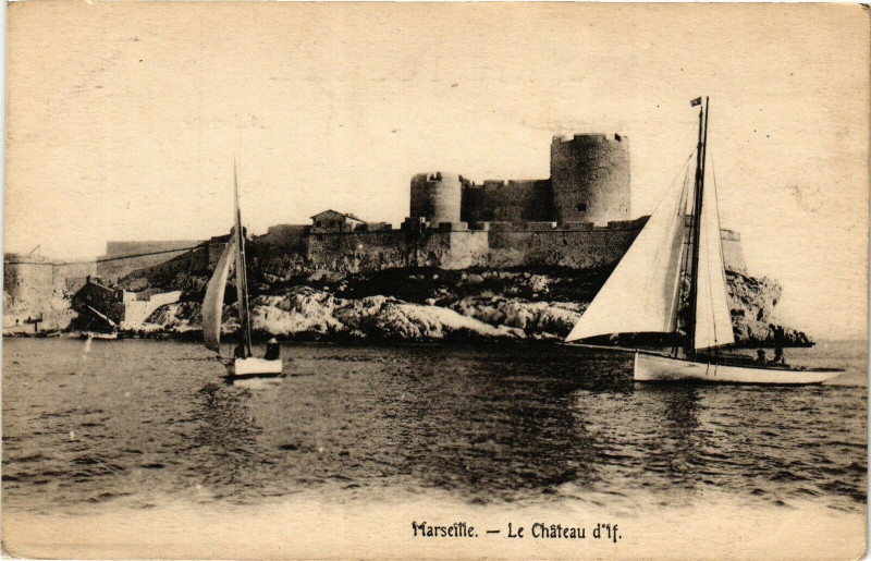 Carte postale ancienne Marseille-Le Chateau d'If à Marseille