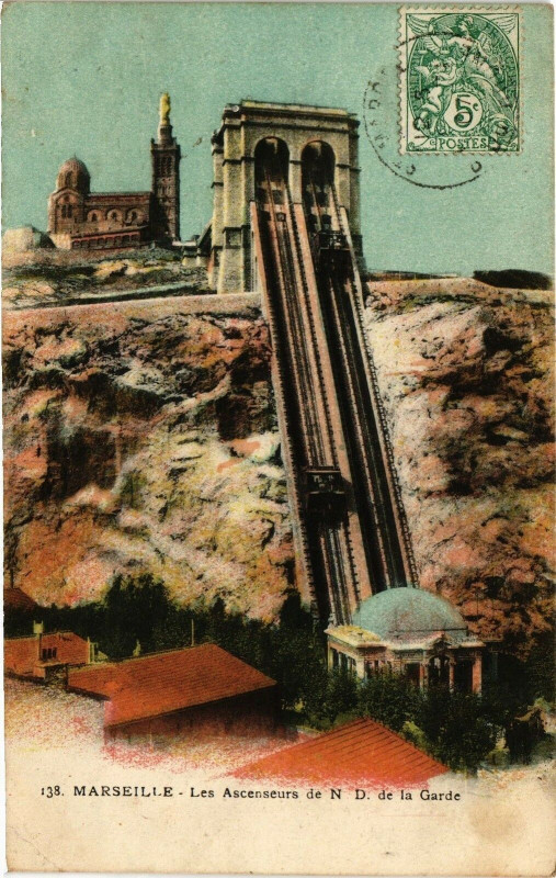 Carte postale ancienne Marseille-Les Ascenseurs de Notre Dame de la Garde à Marseille