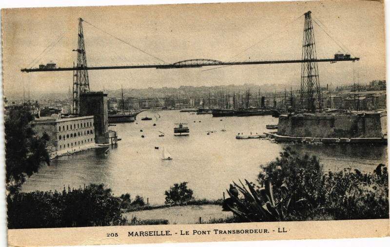 Carte postale ancienne Marseille-Le Pont Transbordeur à Marseille