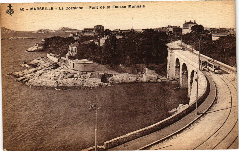 Carte postale ancienne Marseille-La Corniche-Pont de la Fausse Monnale à Marseille