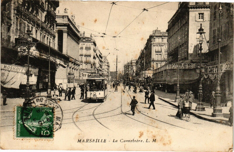Carte postale ancienne Marseille-La Cannebiere à Marseille