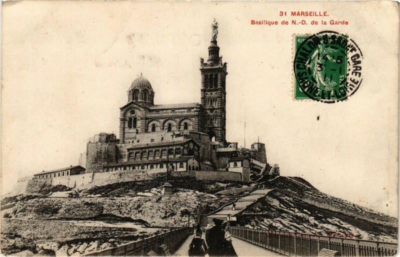 Carte postale ancienne Marseille-Basilique de Notre Dame de la Garde à Marseille