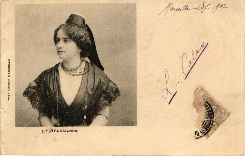 Carte postale ancienne Arlésienne