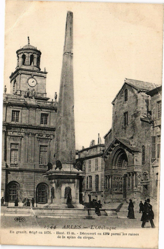 Carte postale ancienne Arles-L'Obelisque à Arles
