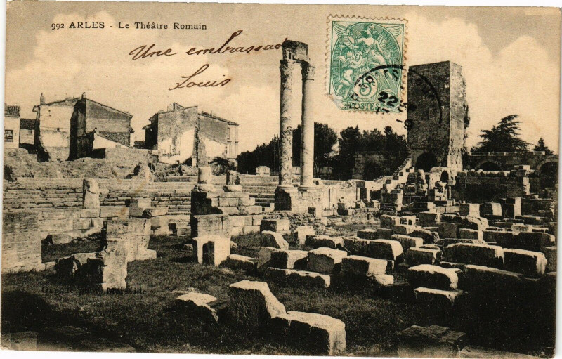 Carte postale ancienne Arles-Le Theatre Romain à Arles
