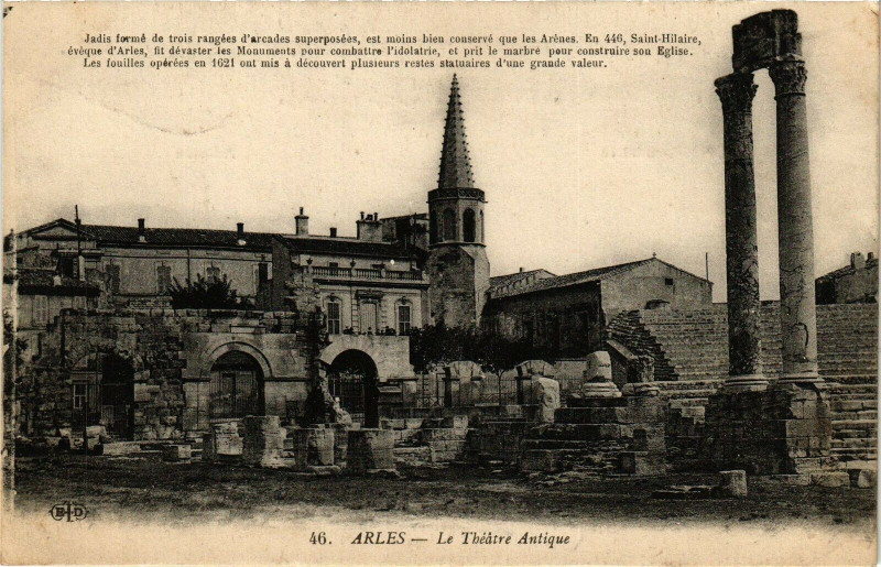 Carte postale ancienne Arles-Le Theatre Antique à Arles