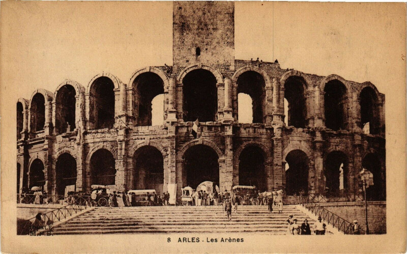 Carte postale ancienne Arles-Les Arenes à Arles