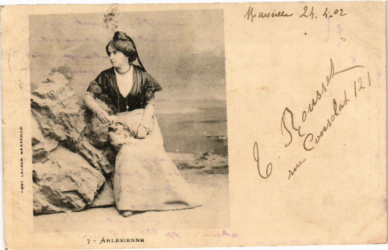 Carte postale ancienne Arlésienne