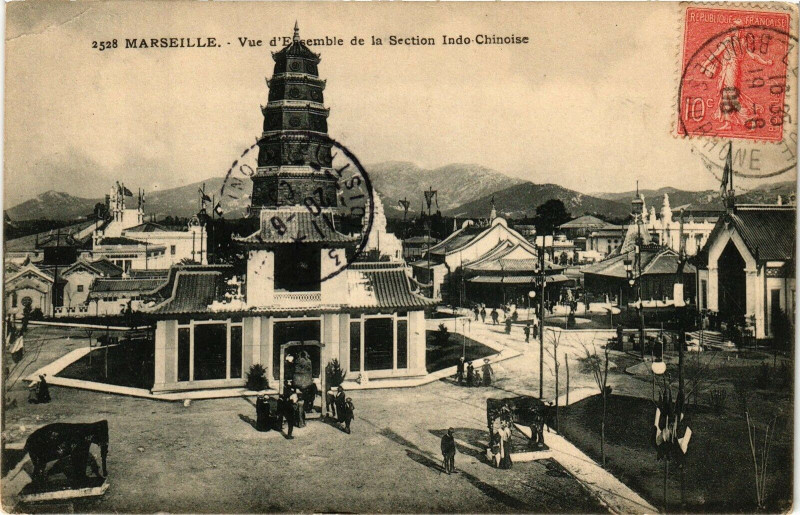 Carte postale ancienne Marseille-Vue d'Ensemble de la Section Indo Chinoise à Marseille