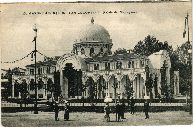 Carte postale ancienne Marseille-Expo Coloniale-Palais de Madagascar à Marseille