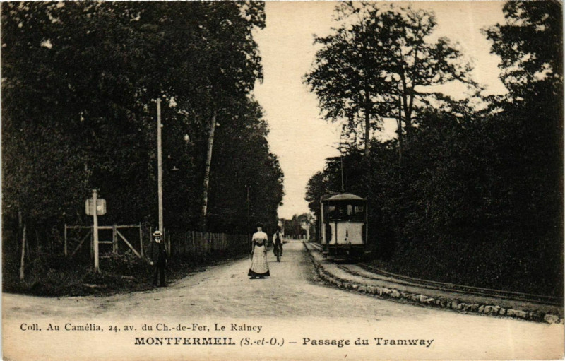 Carte postale ancienne Montfermeil Passage du Tramway à Montfermeil