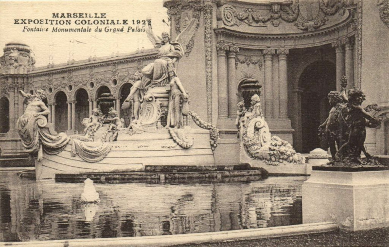 Carte postale ancienne Marseille Expo Coloniale 1922-Fontaine Monumentale du Grand.. à Marseille