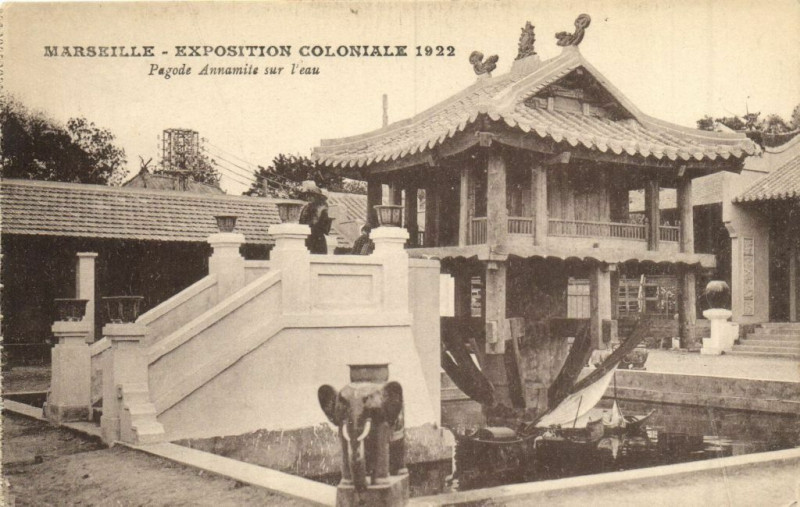 Carte postale ancienne Marseille Expo Coloniale 1922 - Pagode Annamite sur l'eau à Marseille