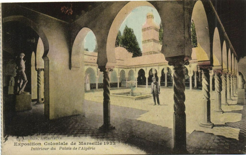 Carte postale ancienne Marseille Expo Coloniale 1922 - Interieur du Palais de l'Alg.. à Marseille