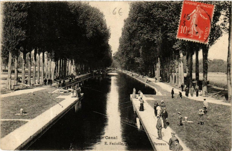 Carte postale ancienne Neuilly-Plaisance Le Canal à Neuilly-Plaisance