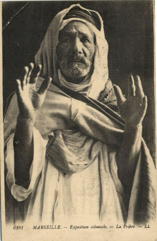 Carte postale ancienne Marseille Expo Coloniale - La Priere à Marseille