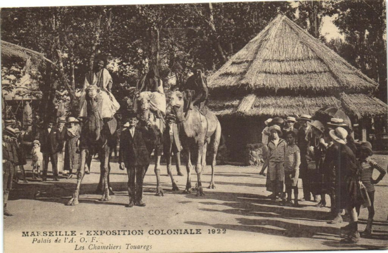 Carte postale ancienne Marseille Expo Coloniale 1922-Palais de l'A.O.F. Les Cham... à Marseille