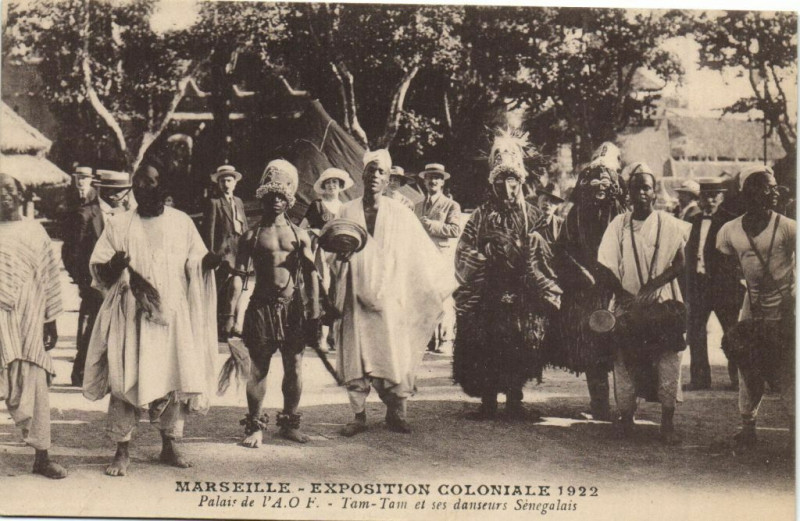 Carte postale ancienne Marseille Expo Coloniale 1922-Palais de l'A.O.F. (Tam-Tam et.. à Marseille