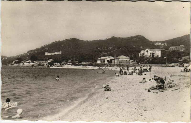 Carte postale ancienne Hyeres Environs - L'Almanarre - La Plage à Hyères