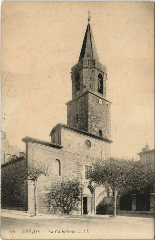 Carte postale ancienne Frejus La Cathedrale à Fréjus