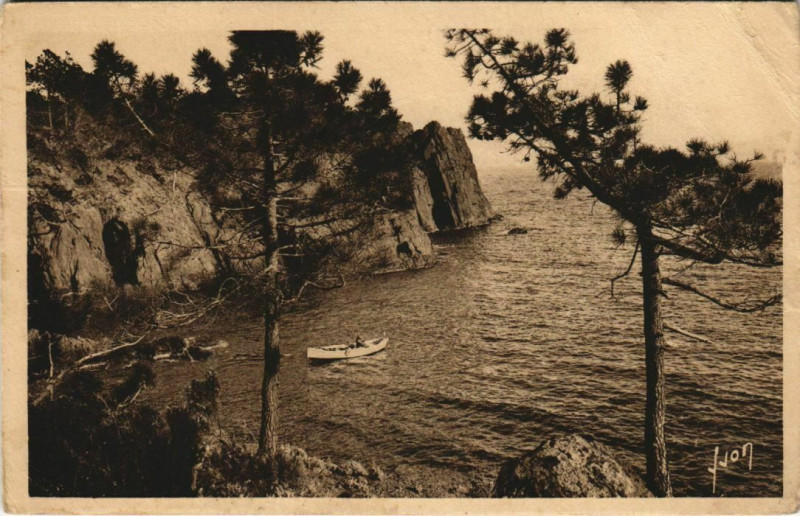 Carte postale ancienne Le Trayas Les Rochers