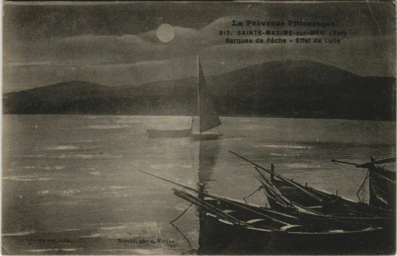 Carte postale ancienne Sainte-Maxime Barques de Peche - Effet de Lune à Sainte-Maxime