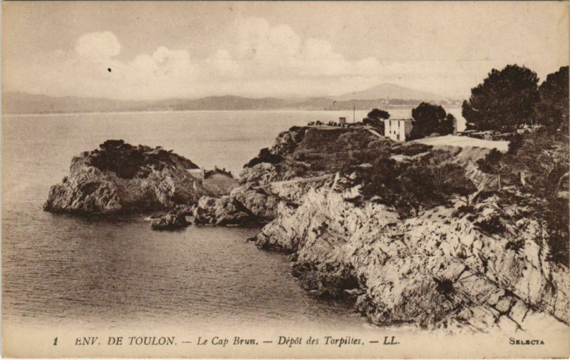 Carte postale ancienne Toulon Environs - Le Cap Brun - Depot des Torpilles à Toulon