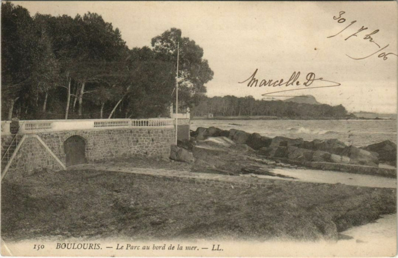 Carte postale ancienne Boulouris Le Parc au Bord de la Mer