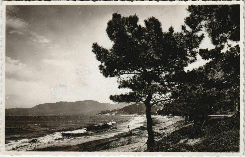 Carte postale ancienne Cavalaire-sur-Mer Plage d'Heraclee à Cavalaire-sur-Mer