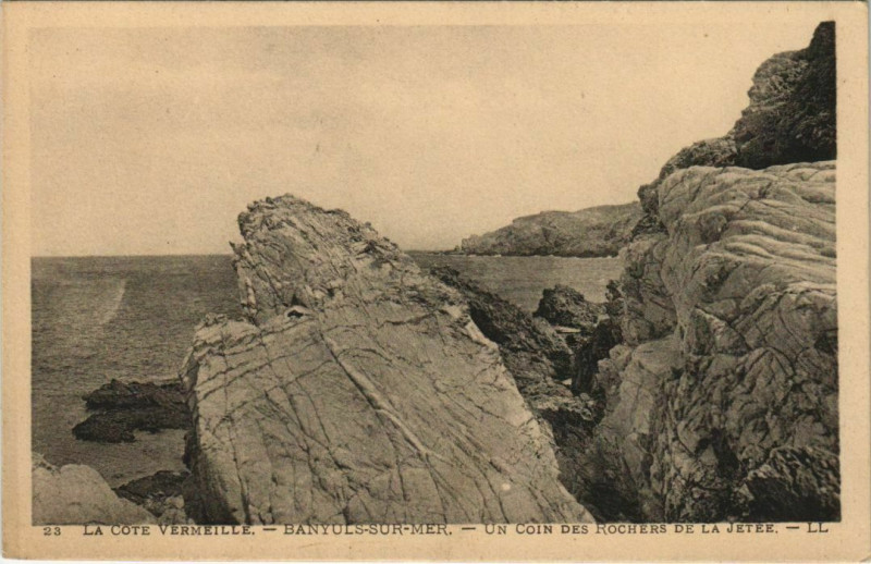 Carte postale ancienne Banyuls-sur-Mer La Cote Vermeille - Coin des Rochers de la Jetee