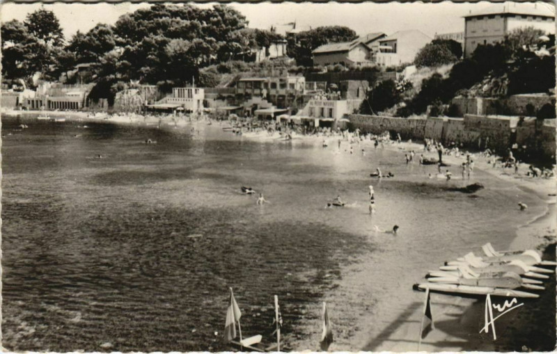 Carte postale ancienne Bandol Plage de Renecros à Bandol