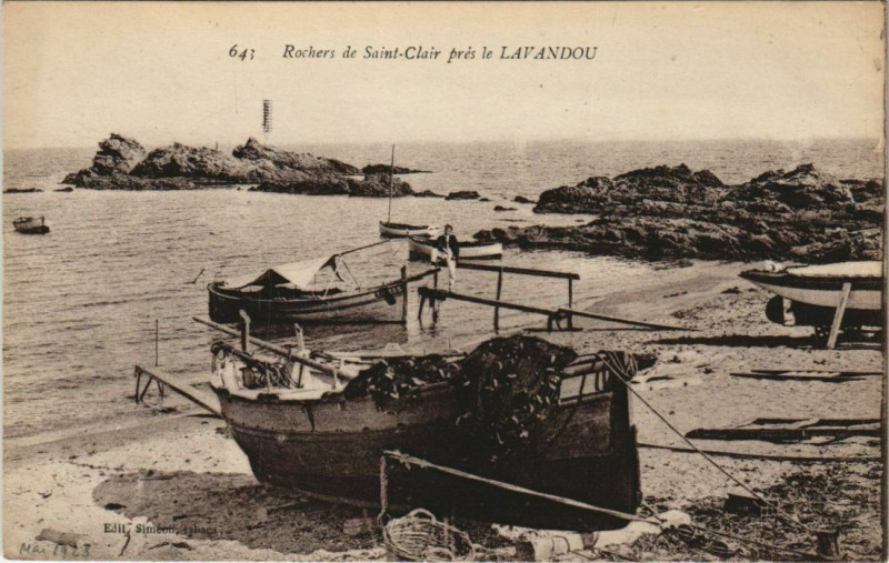 Carte postale ancienne Le Lavandou Rochers de Saint-Clair pres le Lavandou au Lavandou