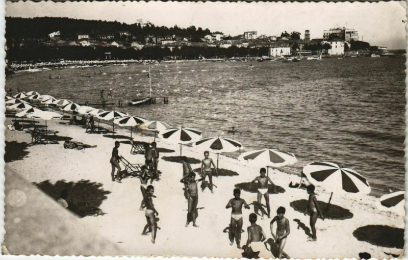 Carte postale ancienne Sainte-Maxime La Plage à Sainte-Maxime