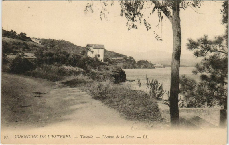 Carte postale ancienne Theoule Chemin de la Gare