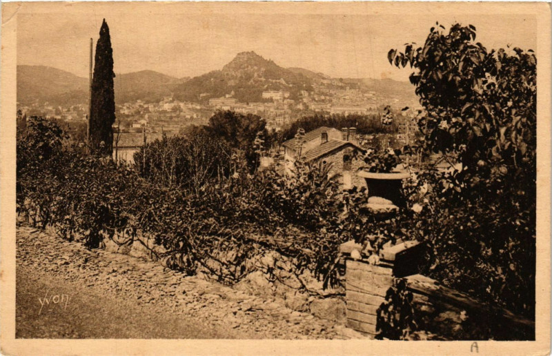 Carte postale ancienne Hyeres - Vue générale à Hyères