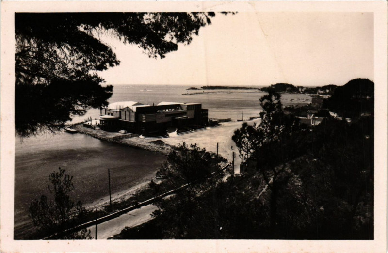 Carte postale ancienne Bandol - Bandol-sur-Mer - Le Casino Municipal à Bandol