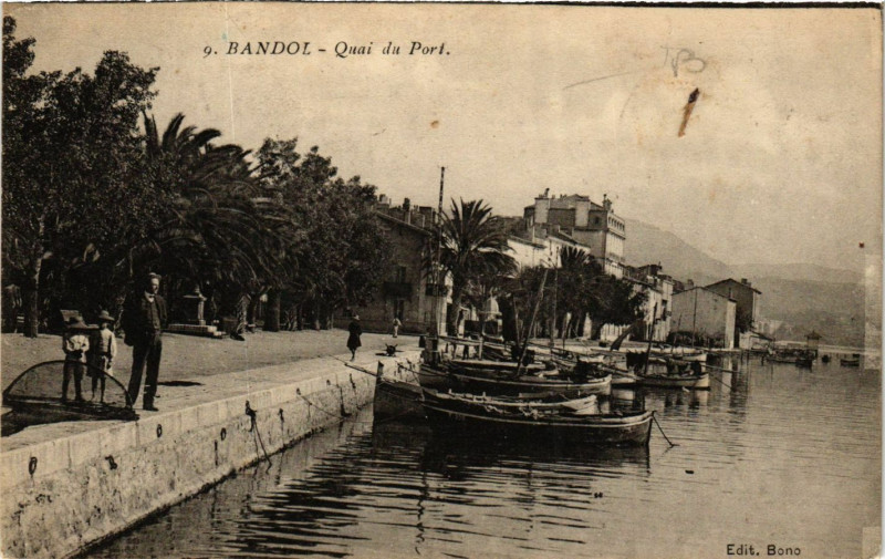 Carte postale ancienne Bandol - Quai du Port à Bandol